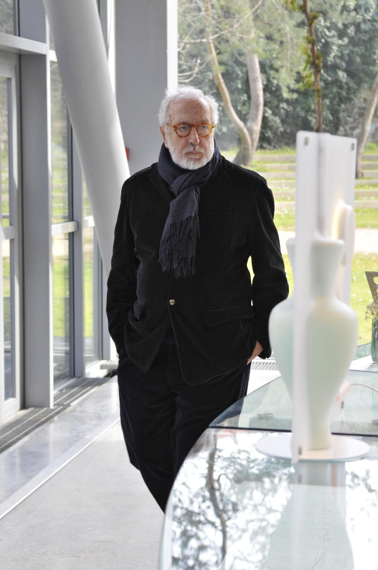 Andrea Branzi lors de l'exposition Andra Branzi, Open Enclosures, Fondation Cartier pour l'art contemporain, Paris, 2008