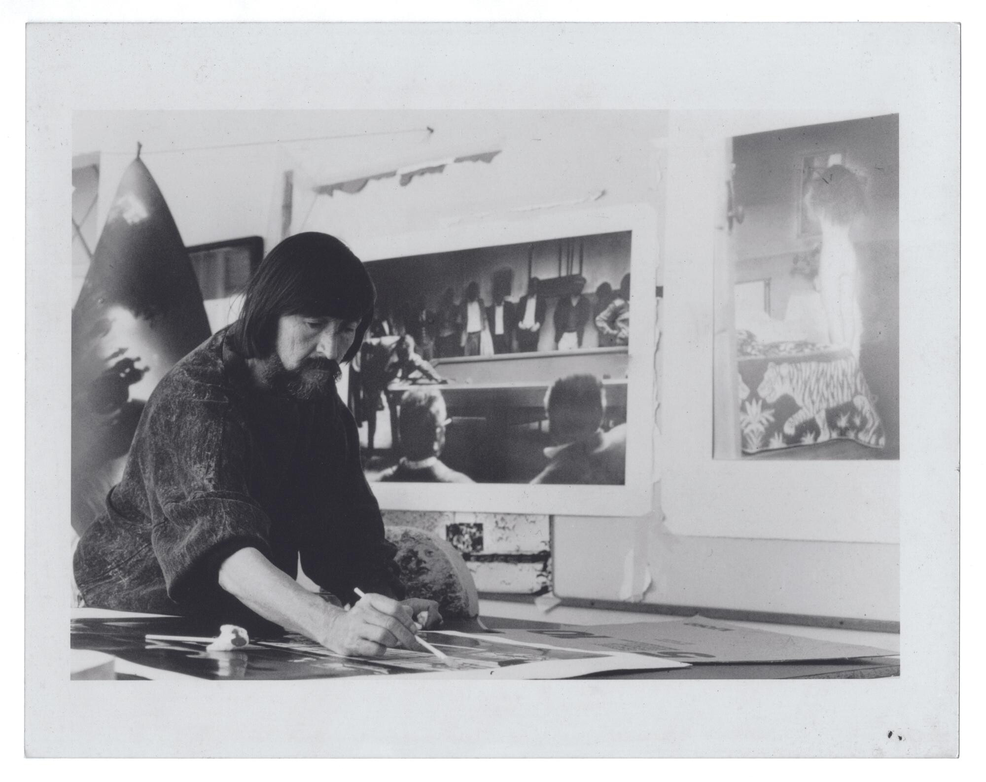 Fernell Franco rehaussant un tirage, Cali, ca. 1990