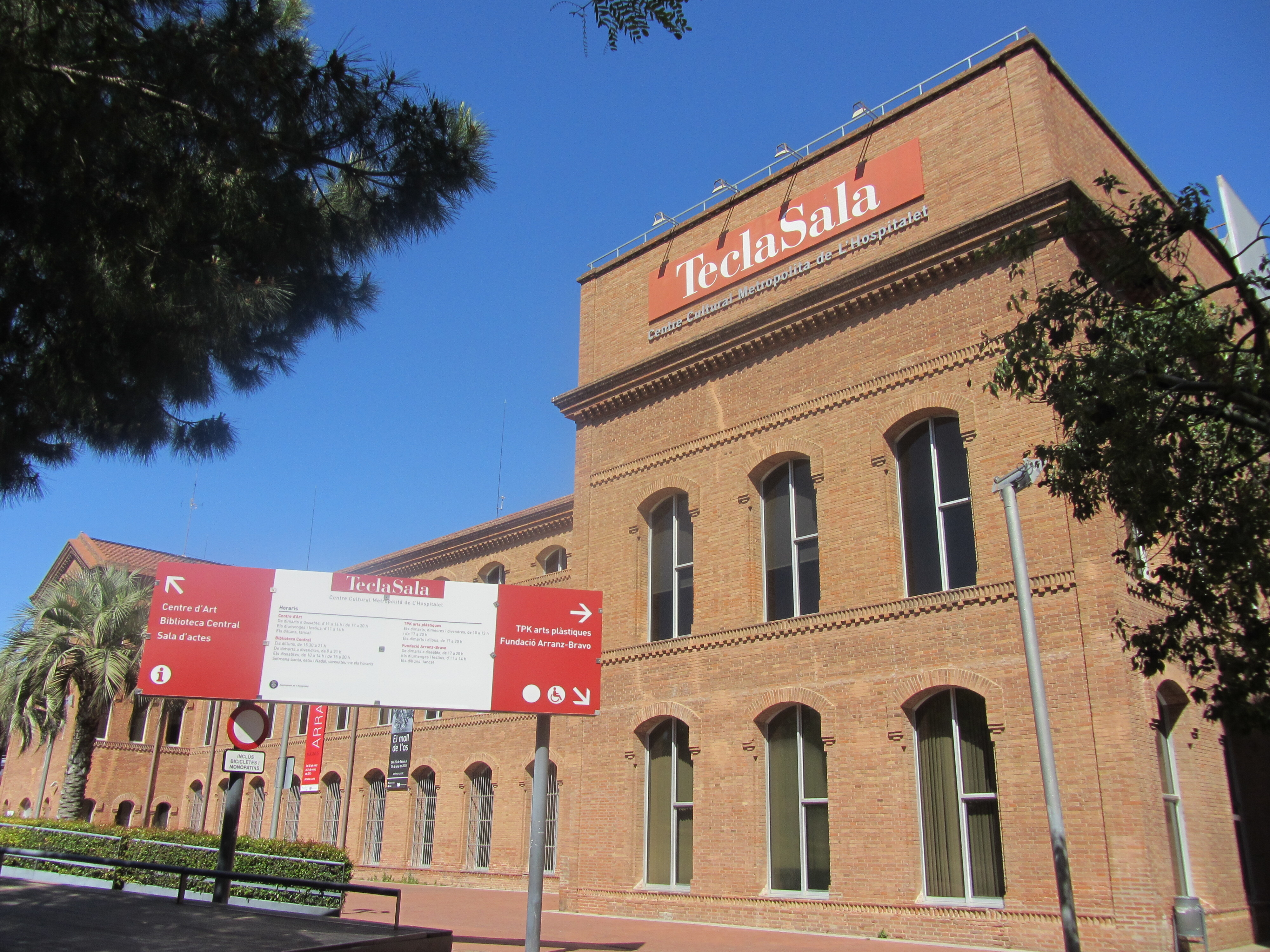 Centro Cultural Tecla Sala   Barcelone