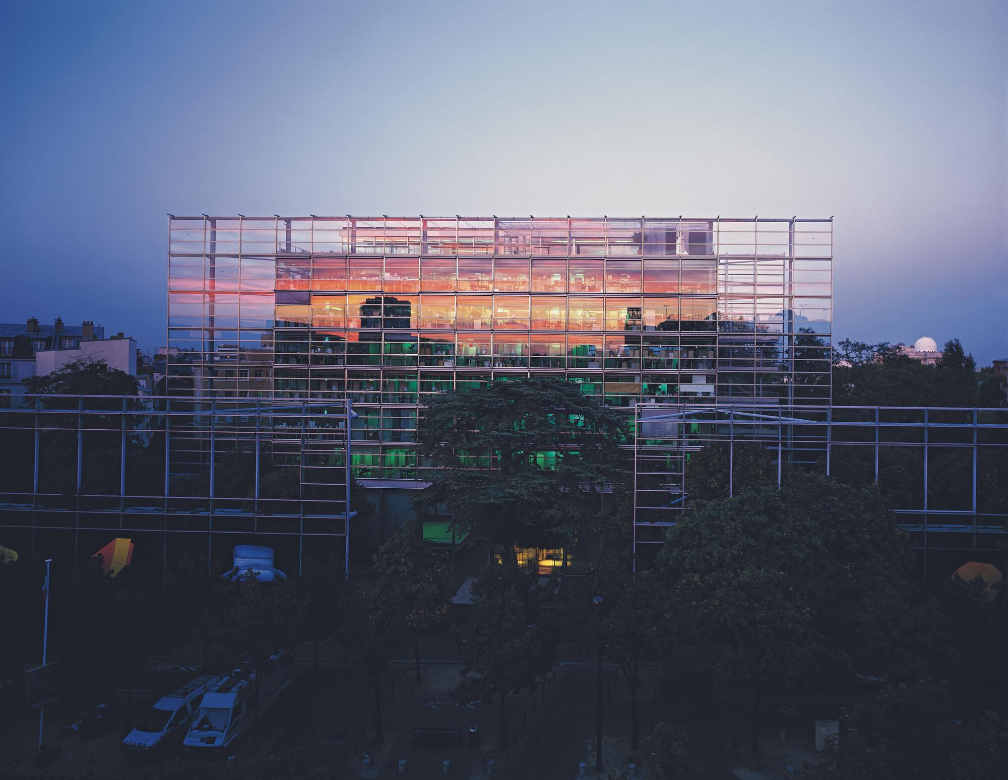 Jean Nouvel, Bâtiment de la Fondation Cartier pour l'art contemporain, Paris, 1994