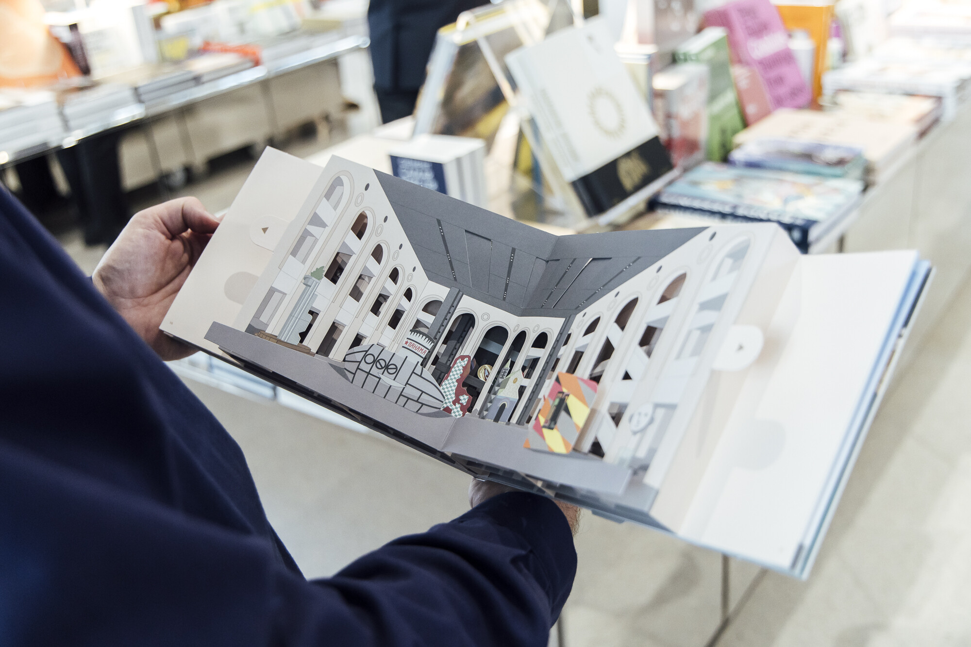 La librairie de la Fondation Cartier pour l'art contemporain Photo © Cyril Marcilhacy