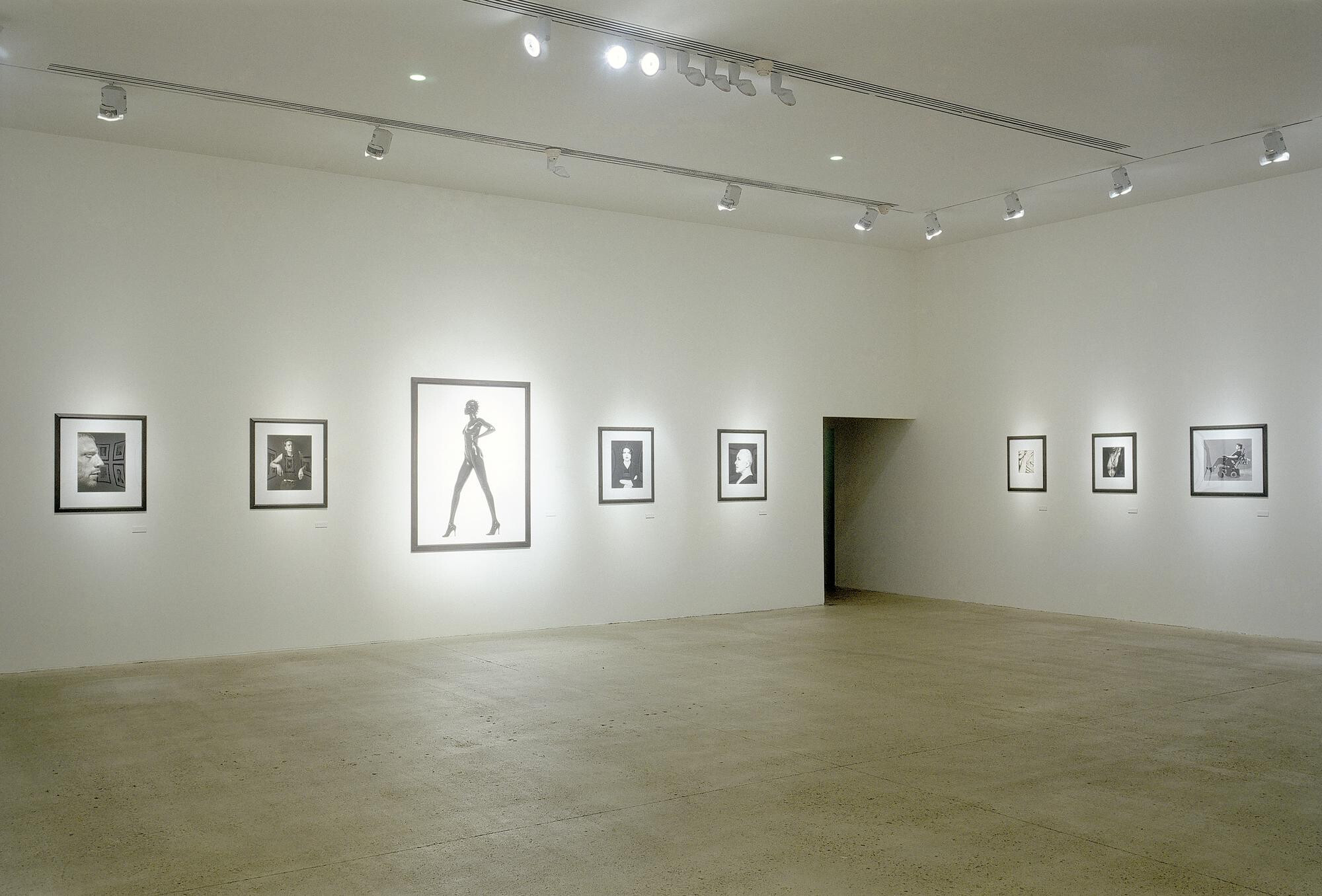 Vue de l'exposition Herb Ritts