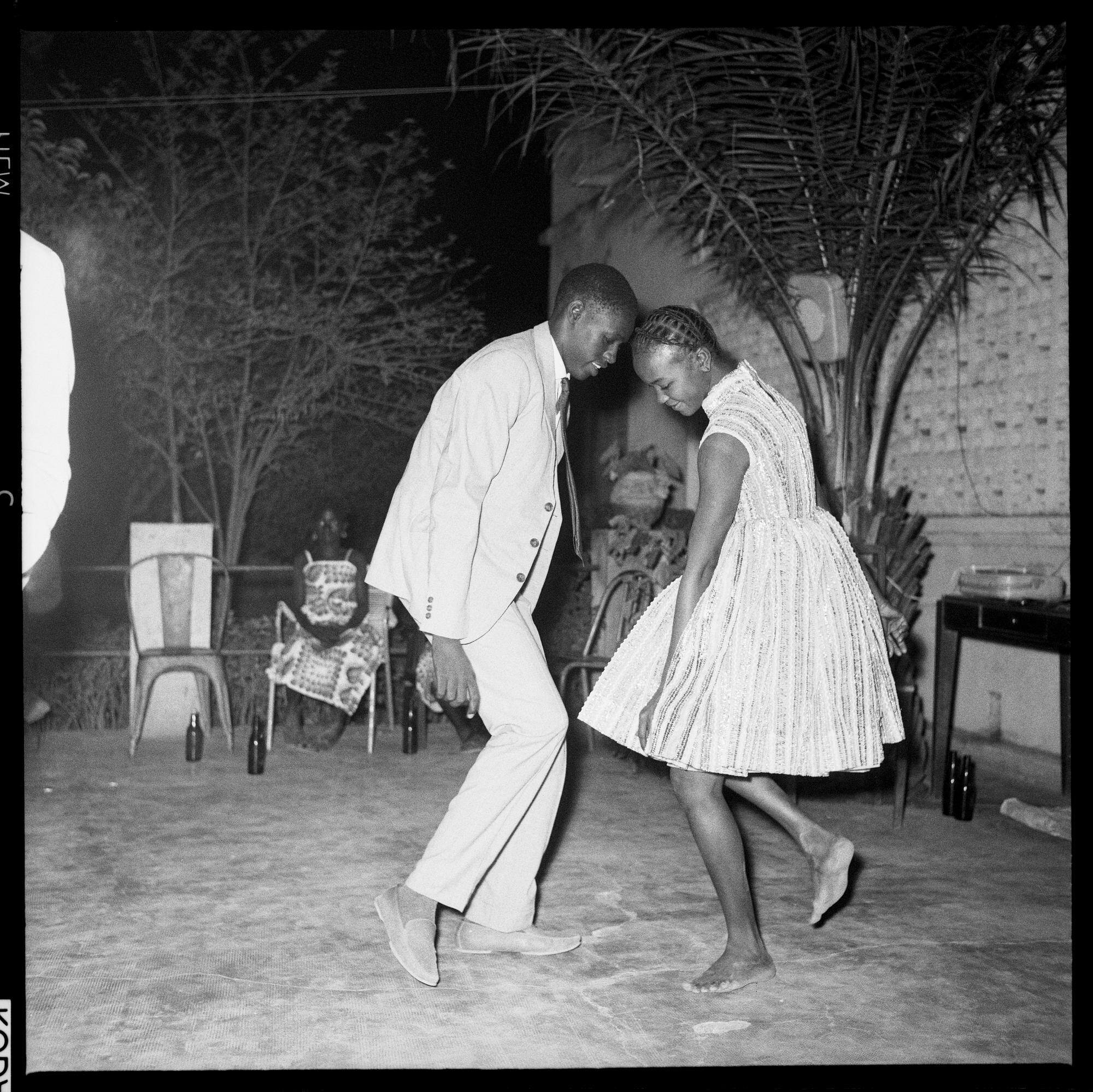 Malick Sidibé, Nuit de Noël (Happy club), 1963   1995