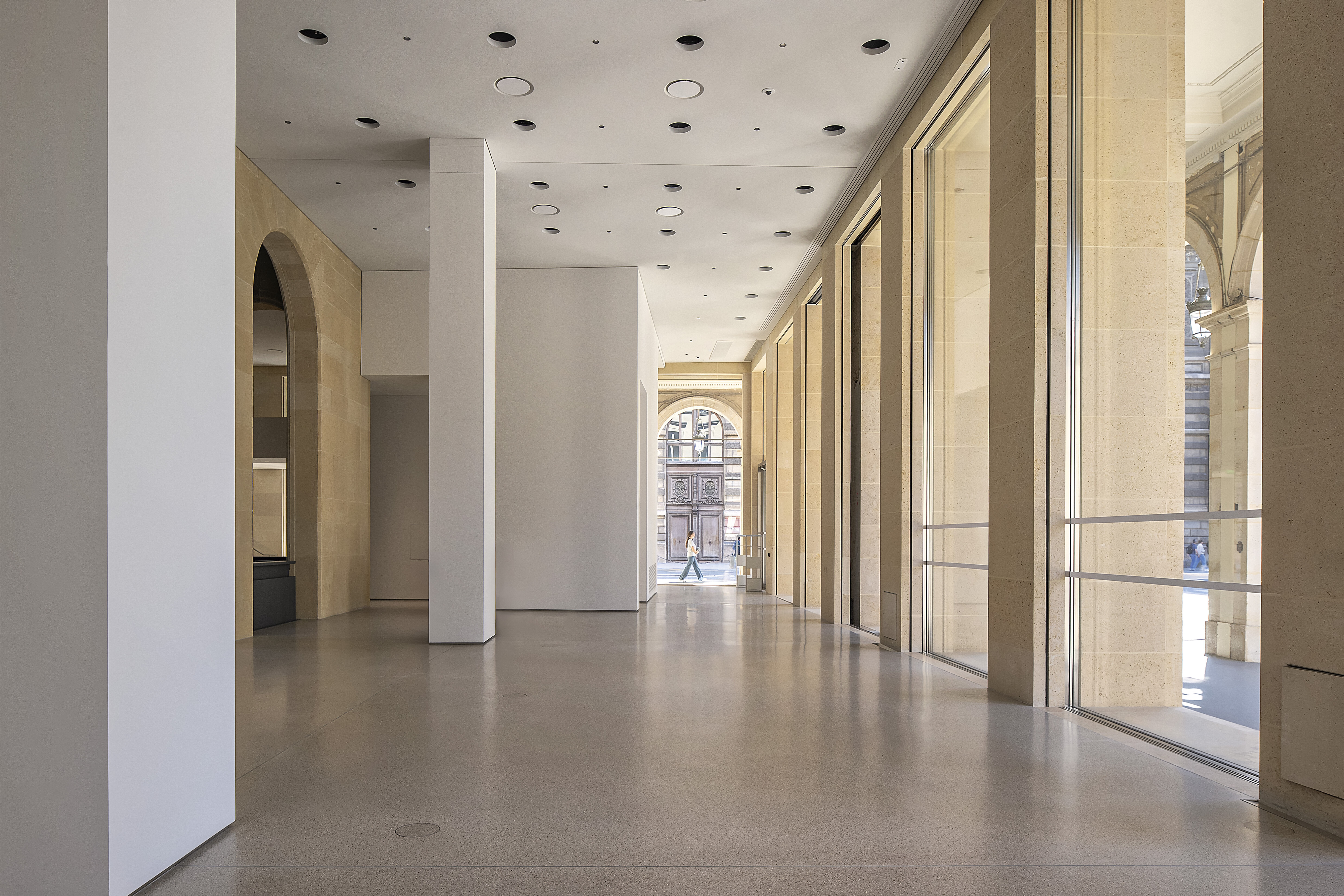 Vue des espaces intérieurs du bâtiment de la Fondation Cartier, Fondation Cartier pour l’art contemporain, place du Palais-Royal, Paris, 2025. © Danica O. Kus © Jean Nouvel / Adagp, Paris, 2025