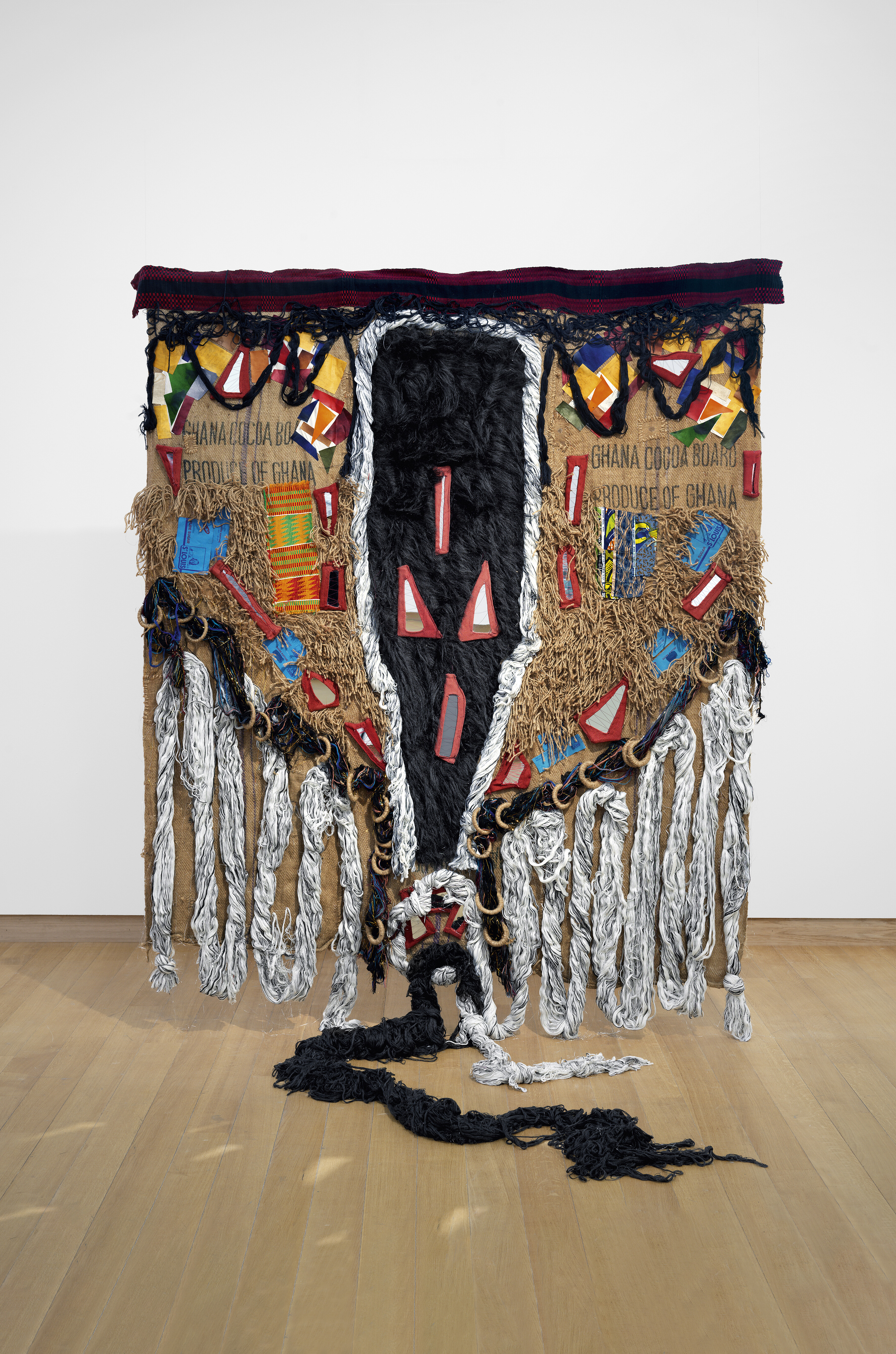 Dorothy Akpene Amenuke, How Far How Near, 2012 © Dorothy Akpene Amenuke. Collection Stedelijk Museum, Amsterdam