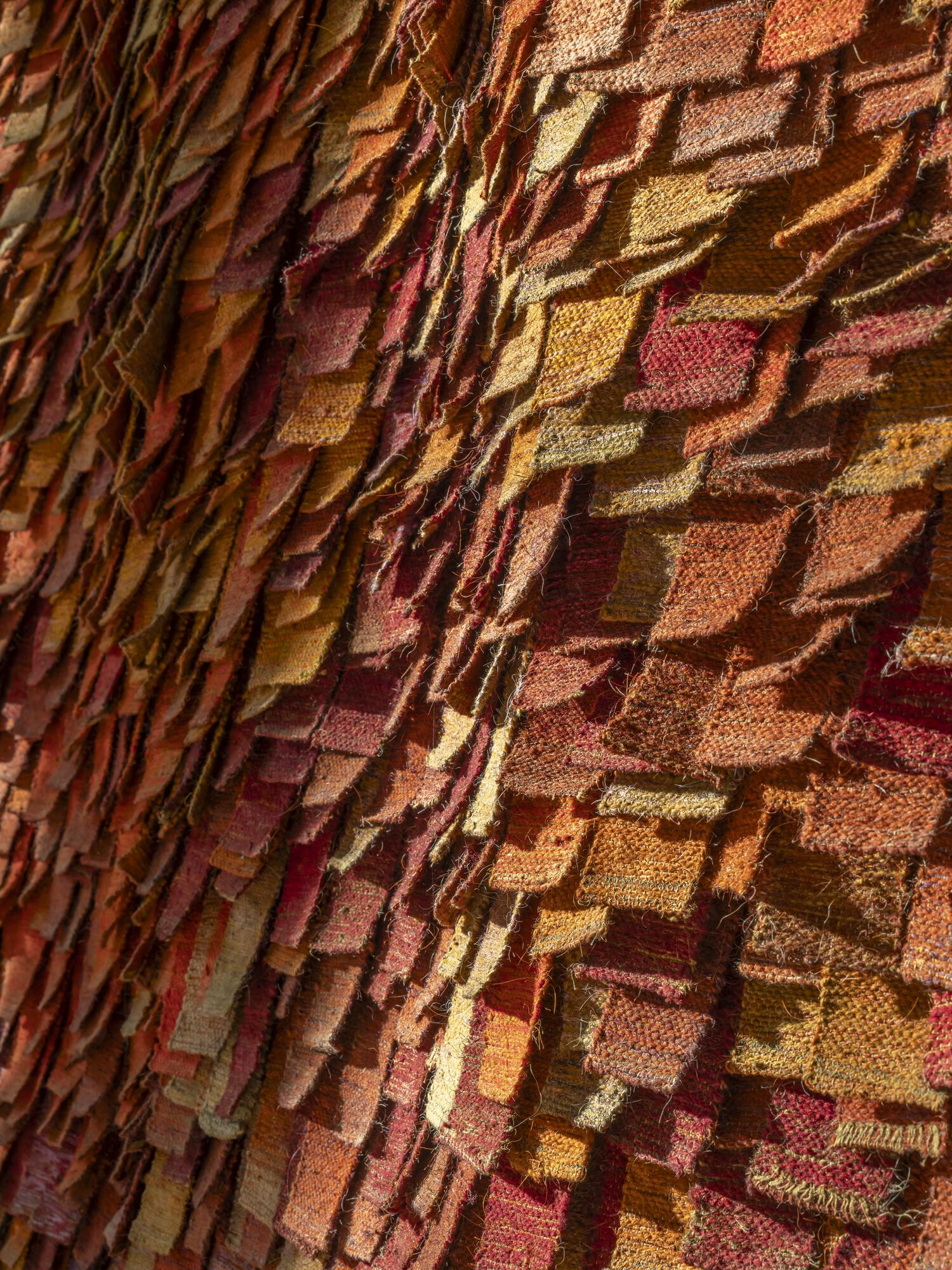 Olga de Amaral, Muro en rojo (détail), 1982