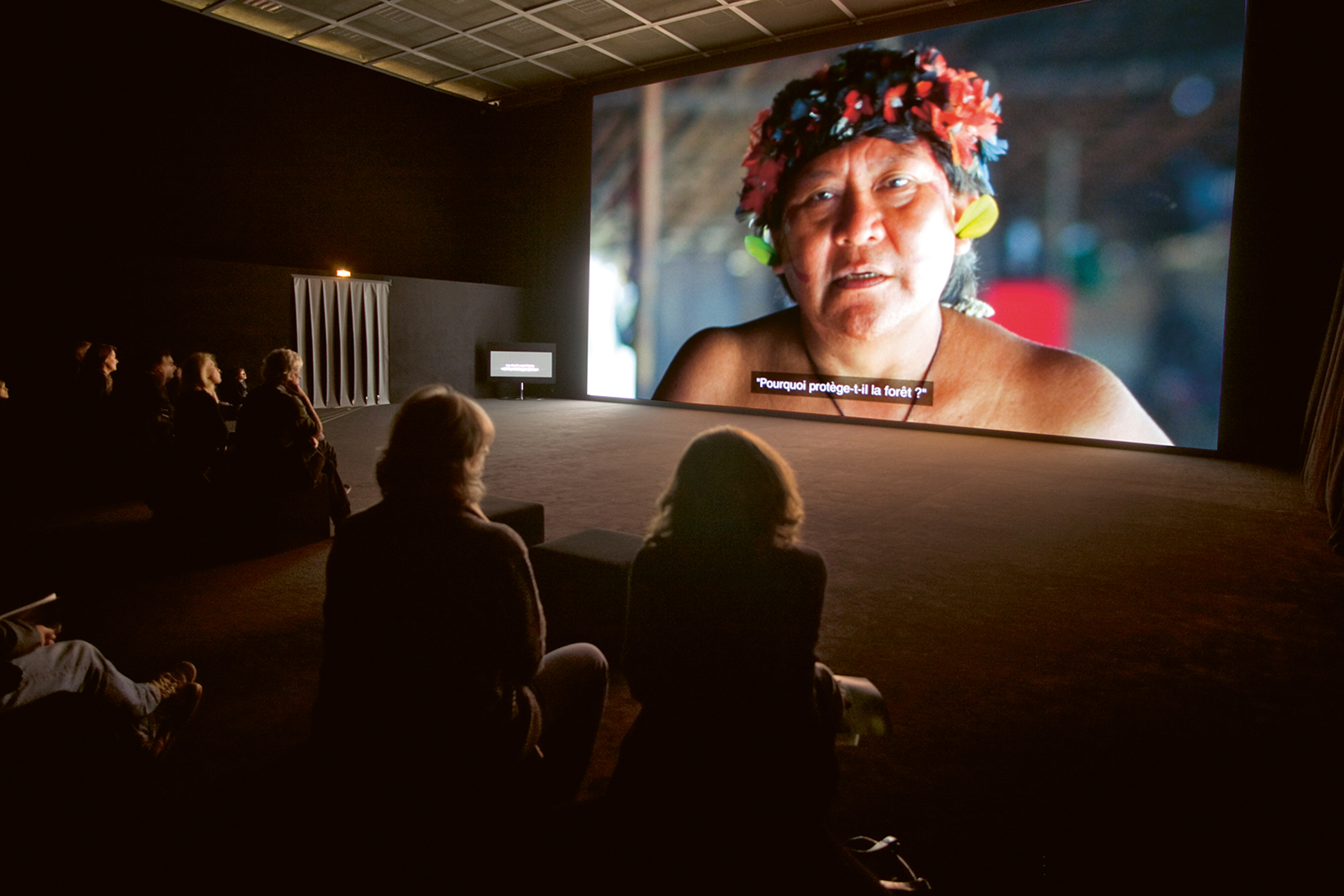 Vue de l'exposition Terre Natale, Ailleurs commence ici, 2008, Raymond Depardon et Claudine Nougaret, Donner la parole