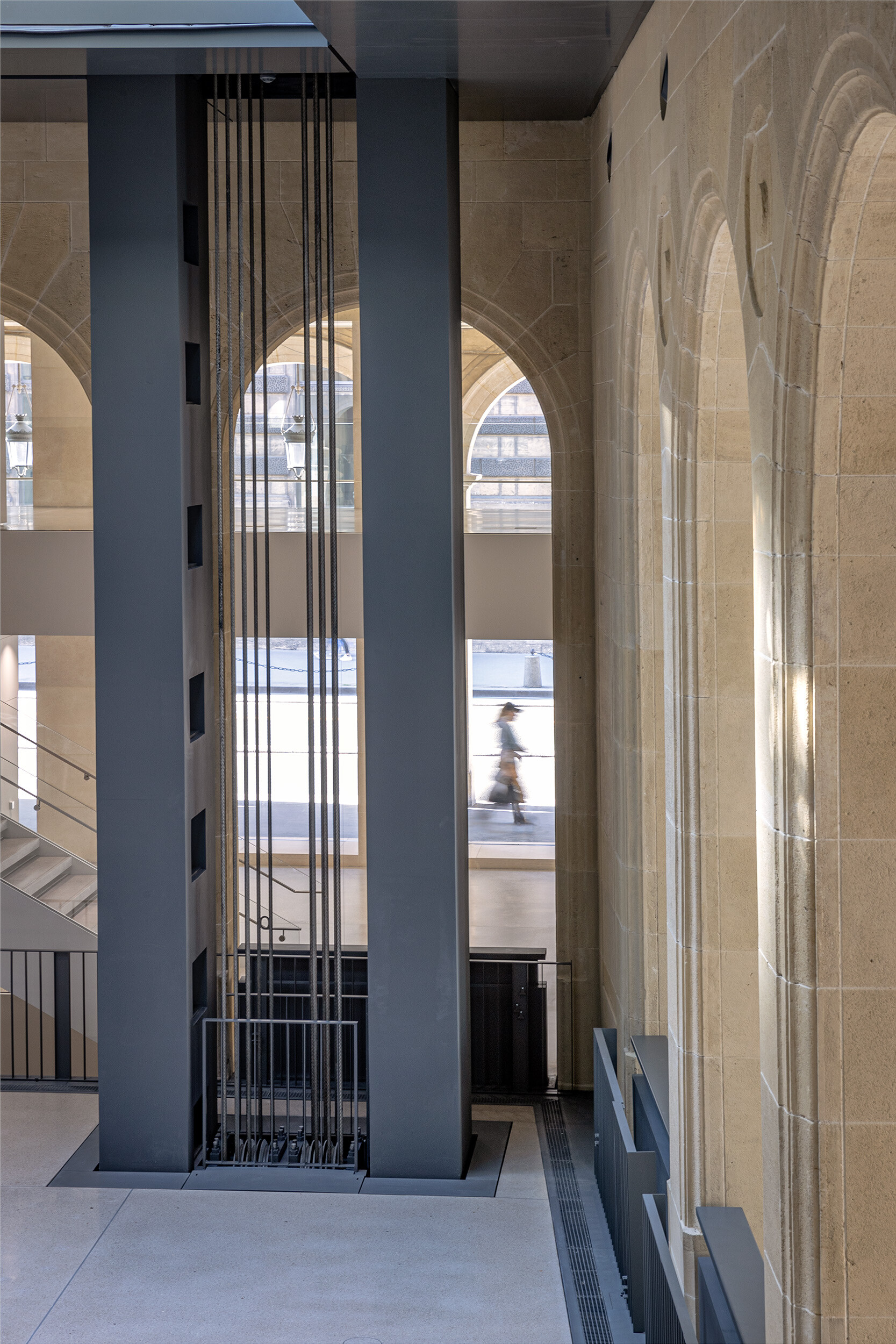 Bâtiment Palais Royal   2025   Danica O Kus   25