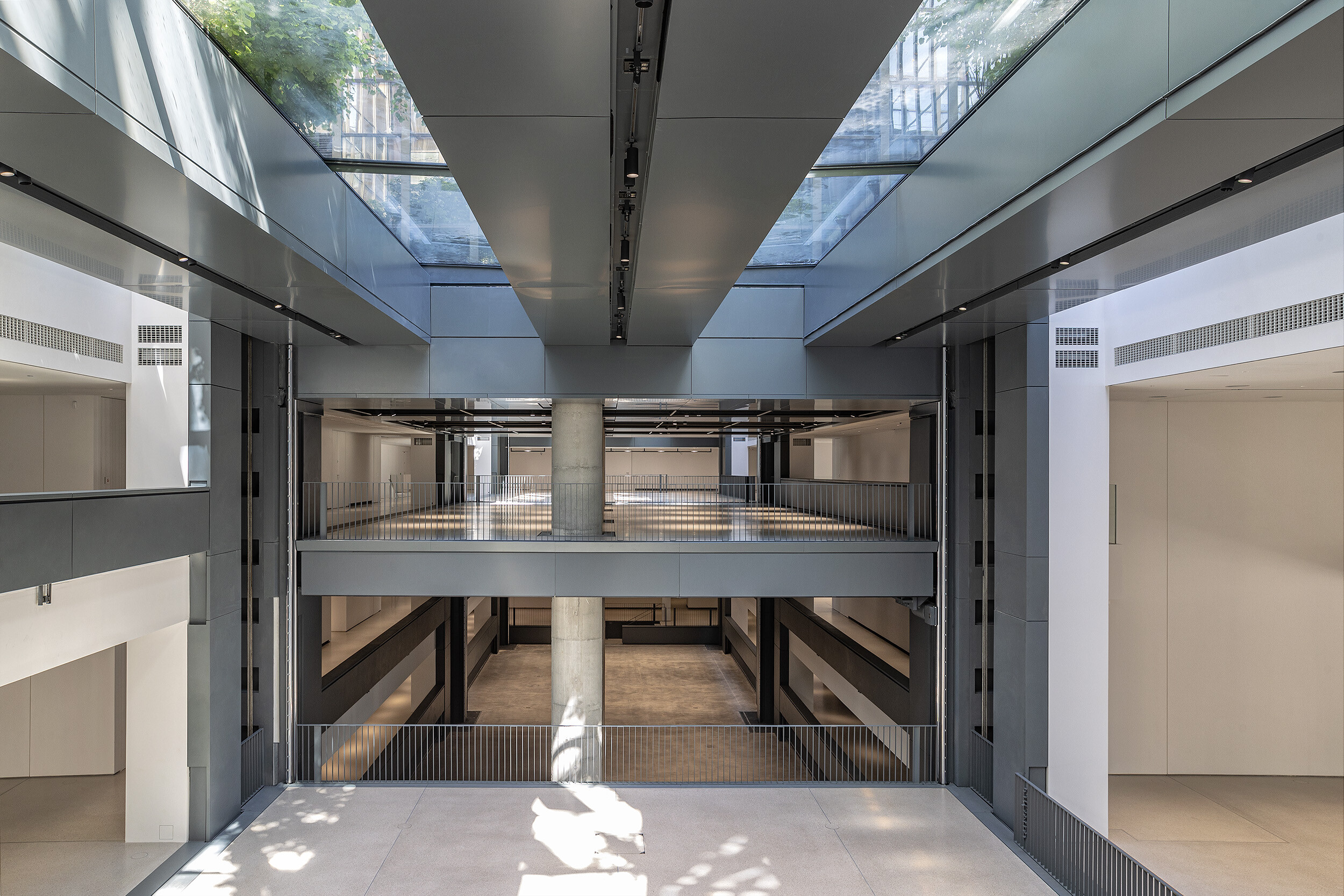 Bâtiment Palais Royal   2025   Danica O Kus   4