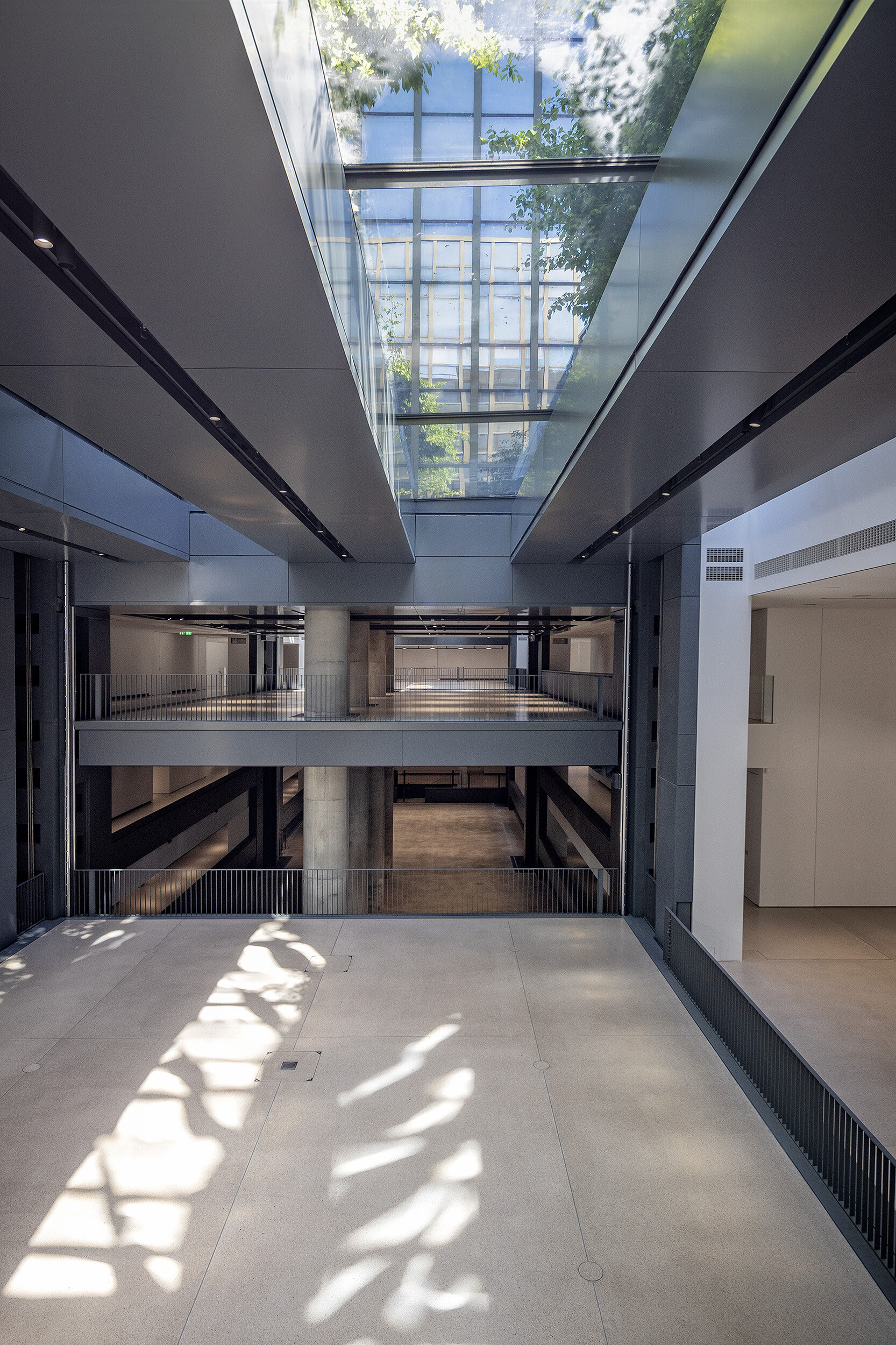 Bâtiment Palais Royal   2025   Danica O Kus   6