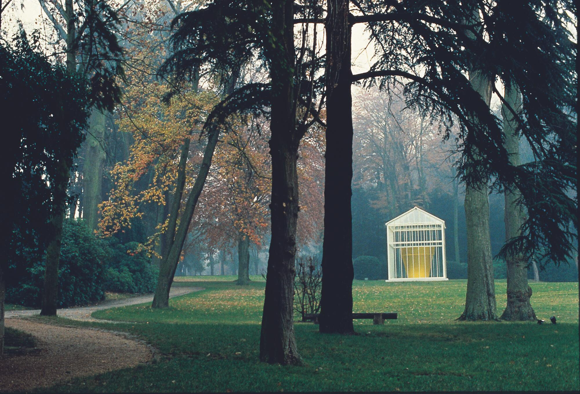 Jean-Pierre Raynaud, La Serre (Le Pot), Parc de la Fondation Cartier pour l'art contemporain, Jouy-en-Josas