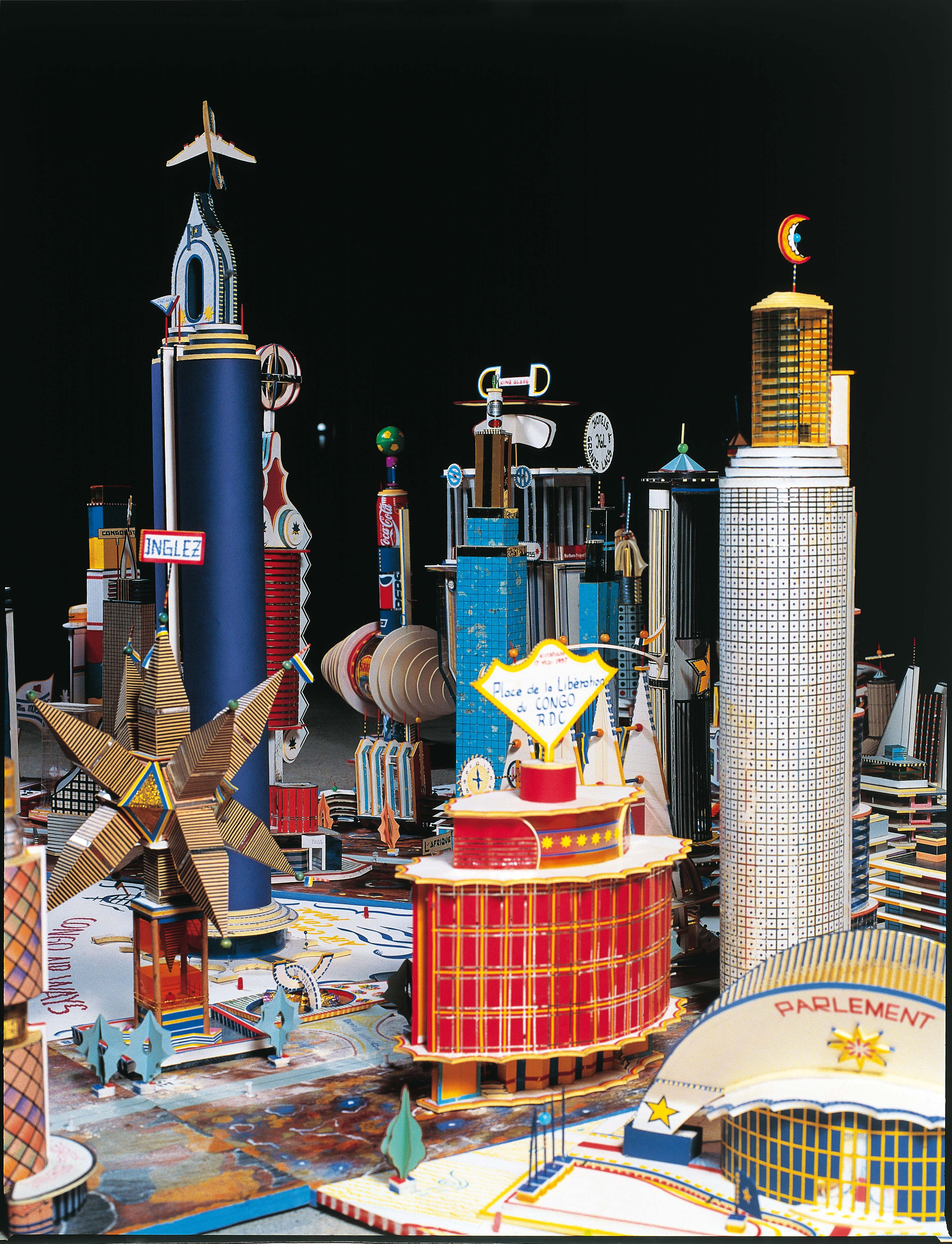 Machine d'architecture  Bodys Isek Kingelez   Projet pour le Kinshasa du troisième millénaire   1997