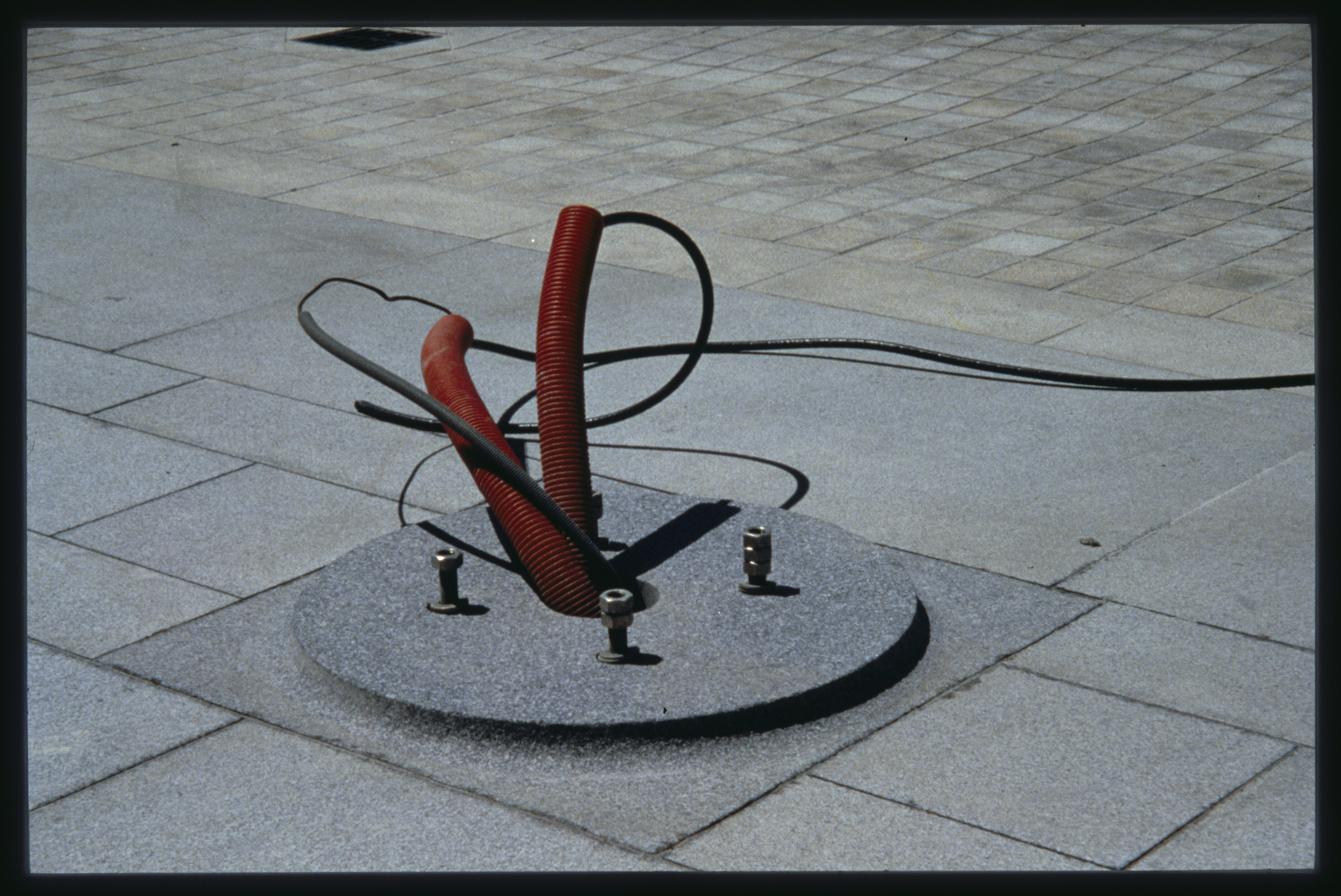 Raymond Hains, Sans titre, 1994. Dimensions  Copie d’exposition  Collection Fondation Cartier pour l’art contemporain  © Raymond Hains, Adagp, Paris, 2026