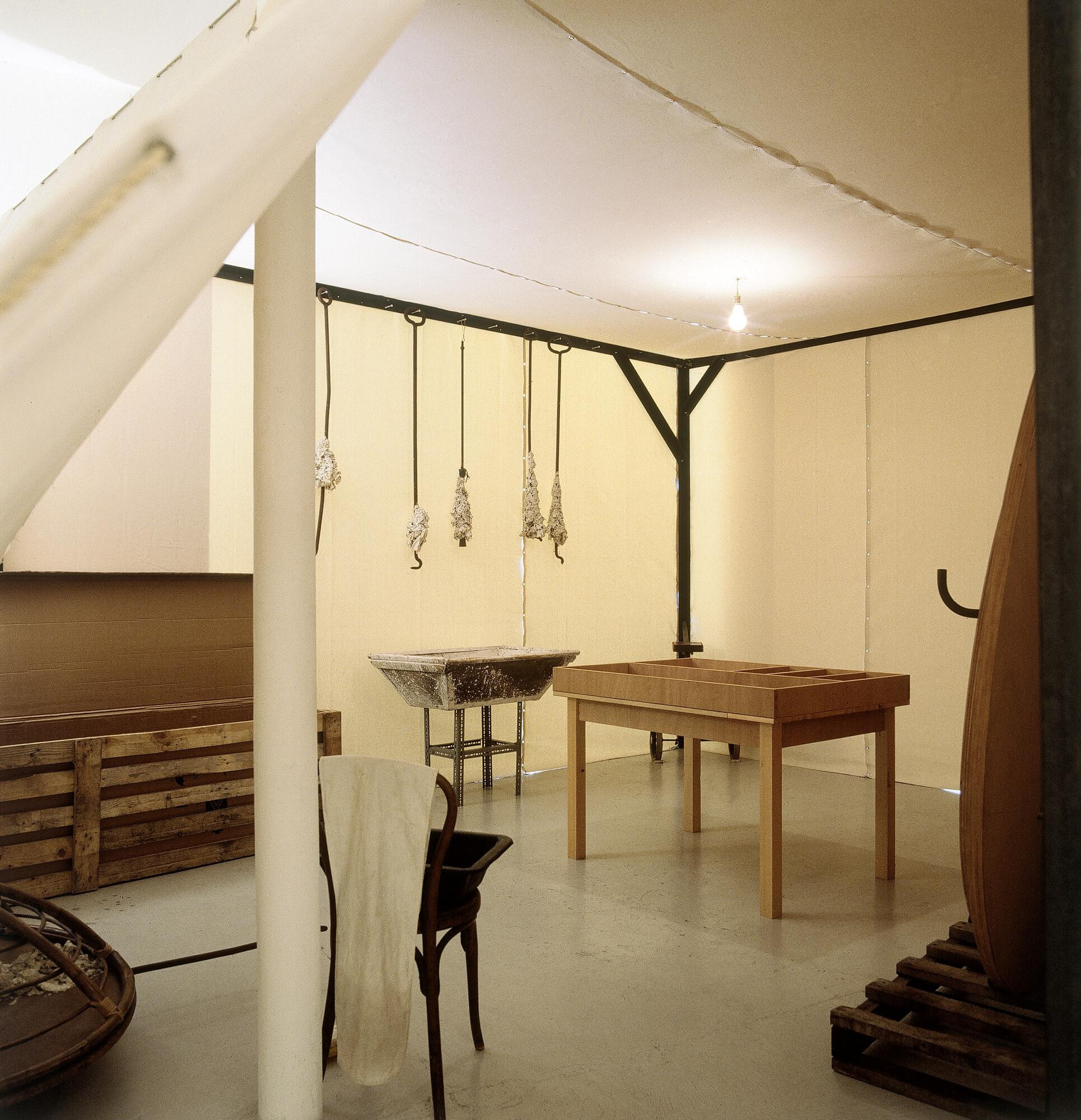 Huang Yong Ping, La Maison d'augures, 1989-1992, Collection Fondation Cartier pour l'art contemporain