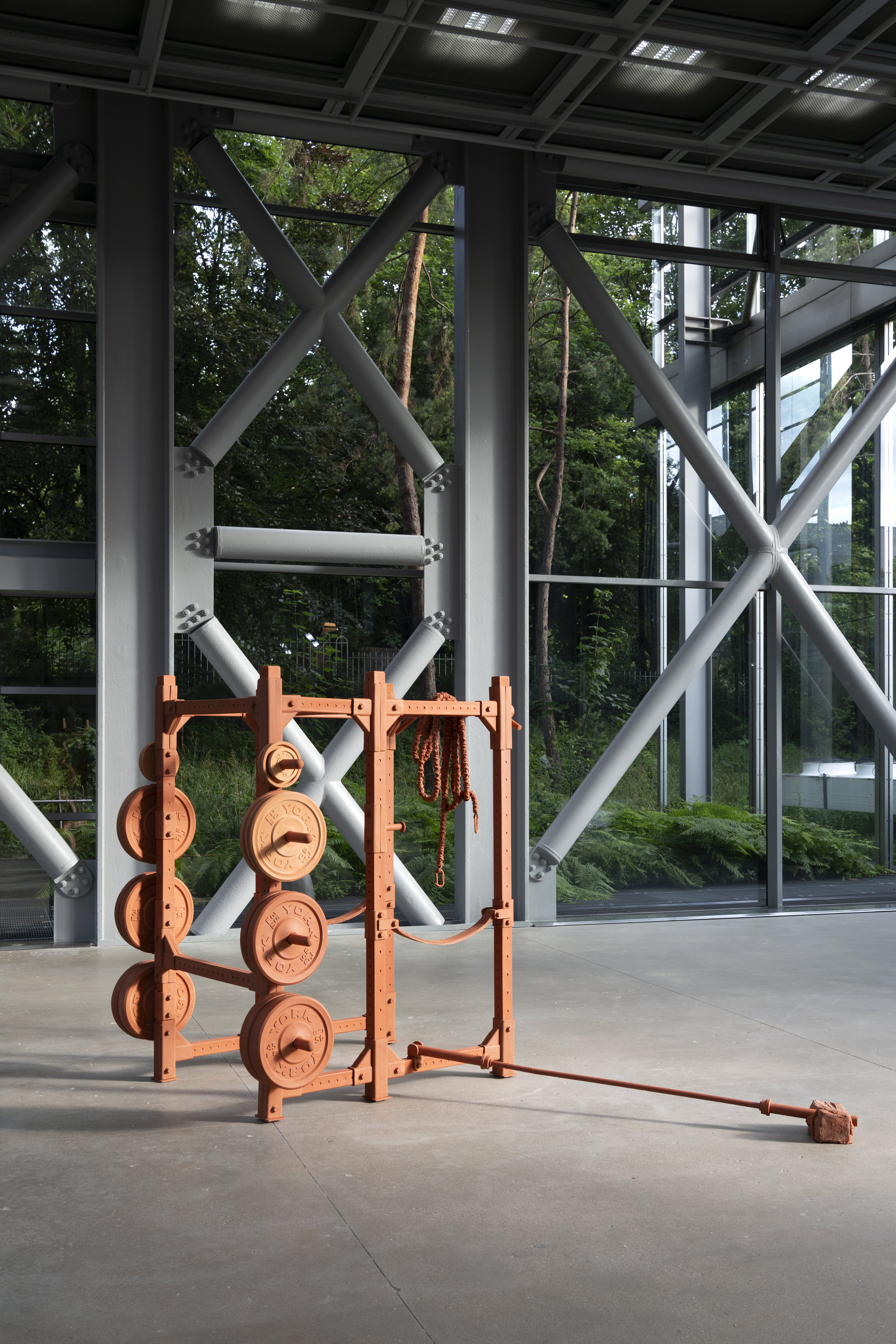 Vue d'exposition Matthew Barney, Secondary, Fondation Cartier pour l'art contemporain 2024