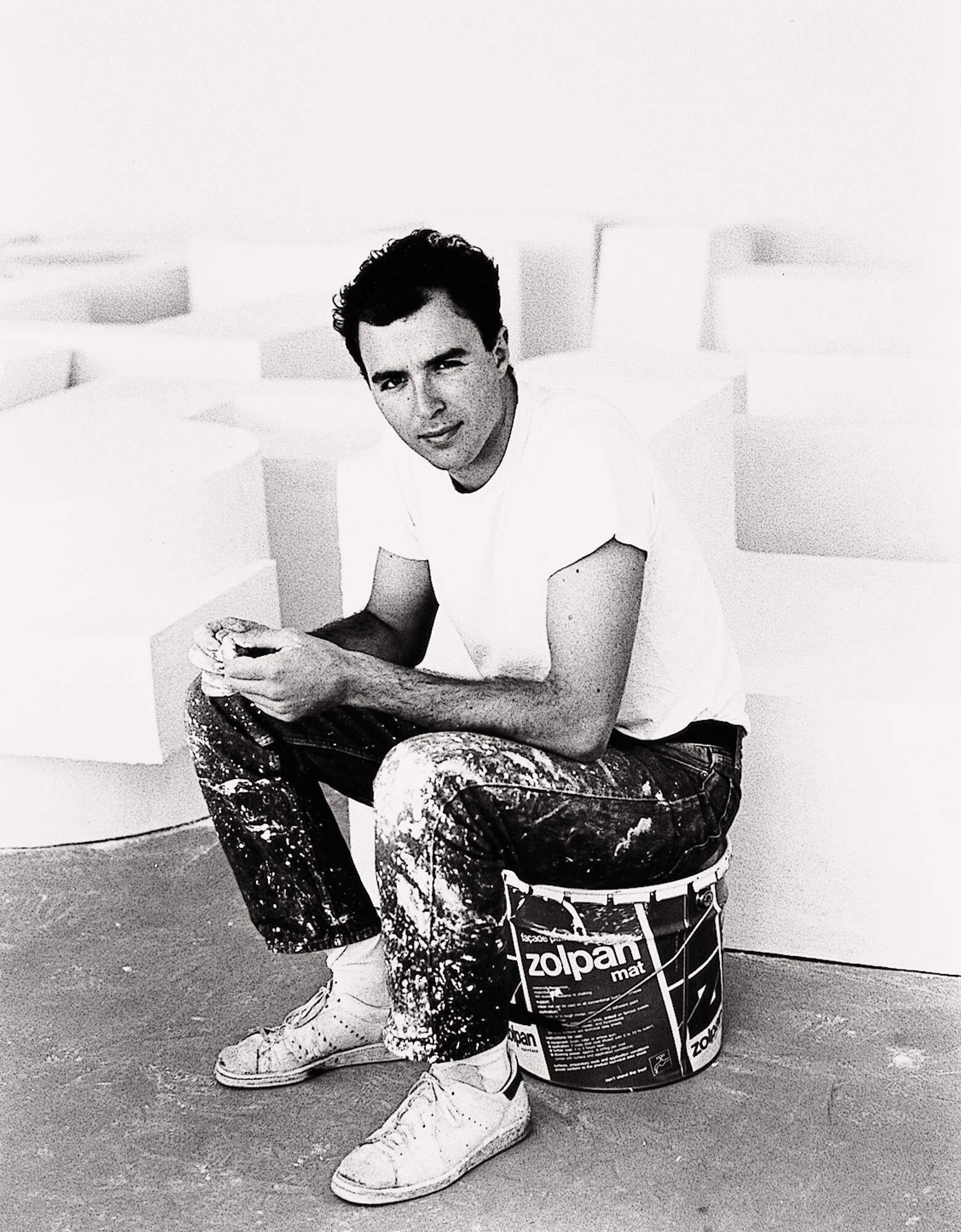 Absalon dans son atelier, Fondation Cartier pour l'art contemporain, Jouy en Josas, 1990