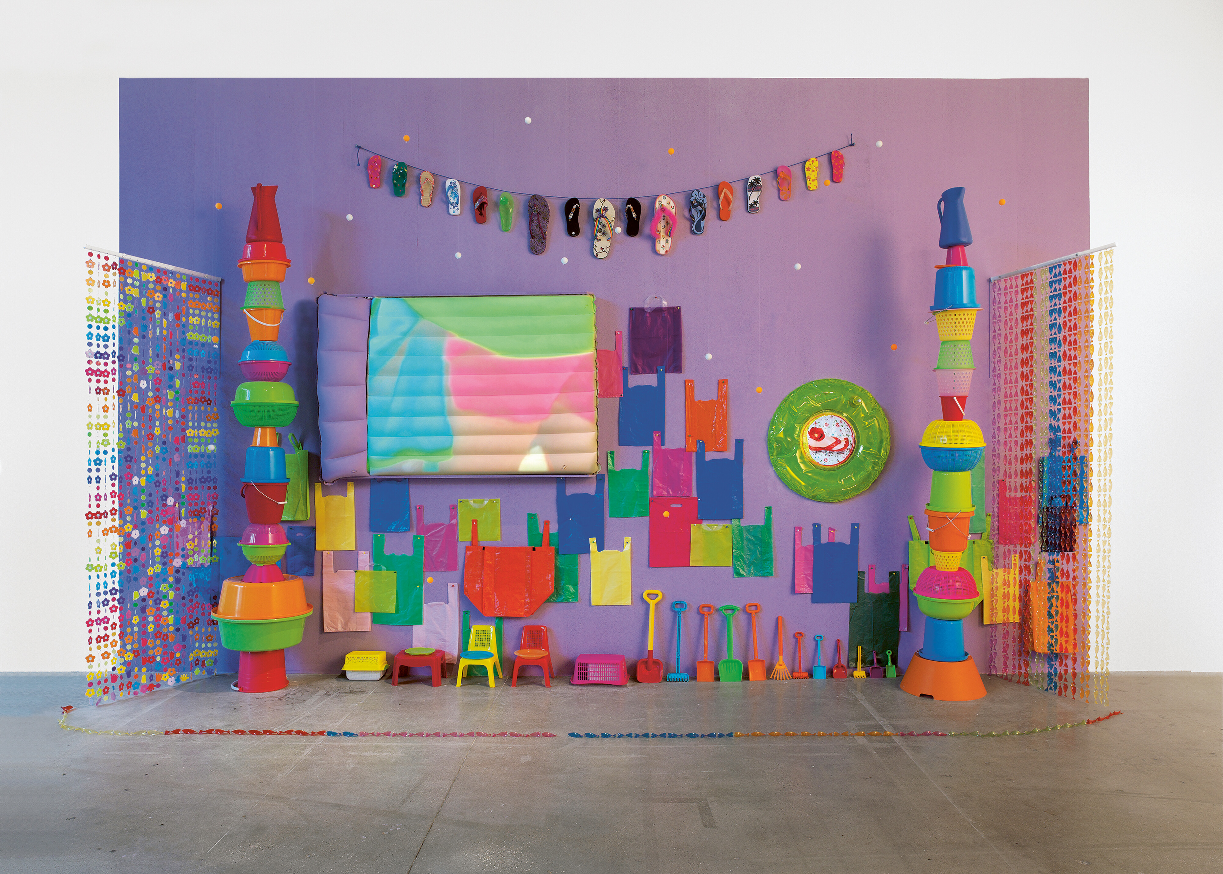 Vue de l'exposition Agnès Varda, L'îlet et Elle   2006