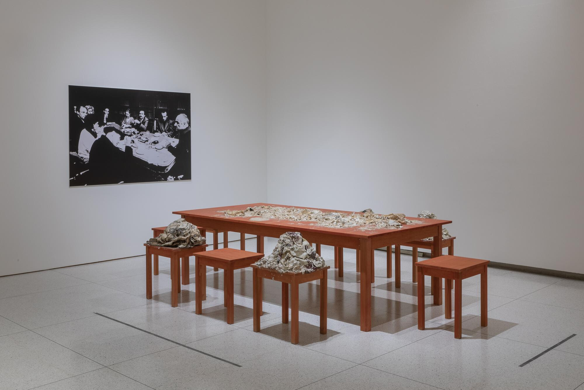 Huang Yong Ping   Devons nous encore construire une grande cathédrale   1994