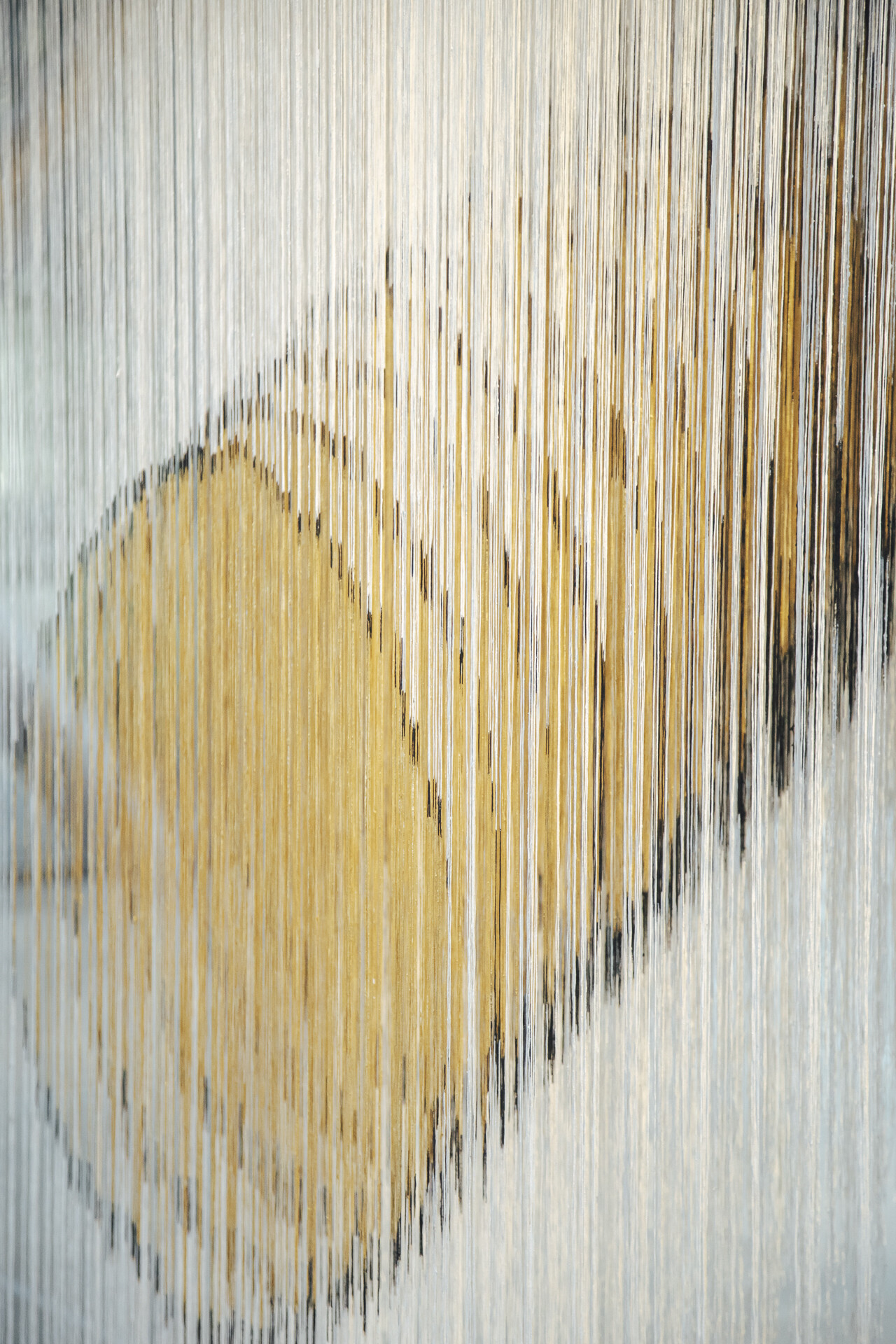 Vue d'exposition Olga de Amaral, Fondation Cartier pour l'art contemporain, 2025