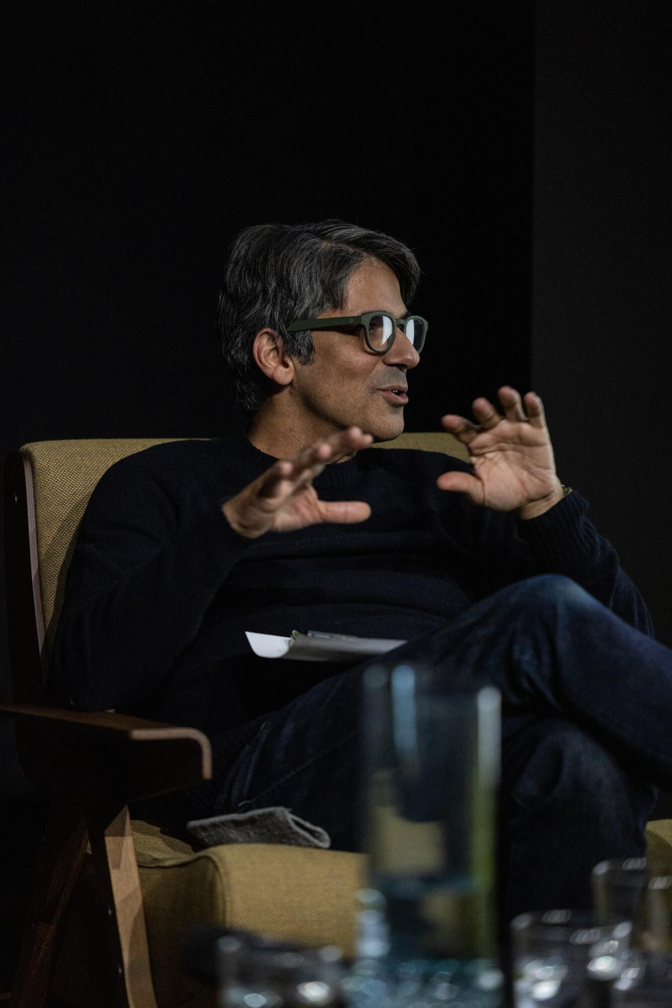 Ali Kazma lors du Screening and Talk, Mondo Reale, Triennale Milano, 20 novembre 2022, Milan