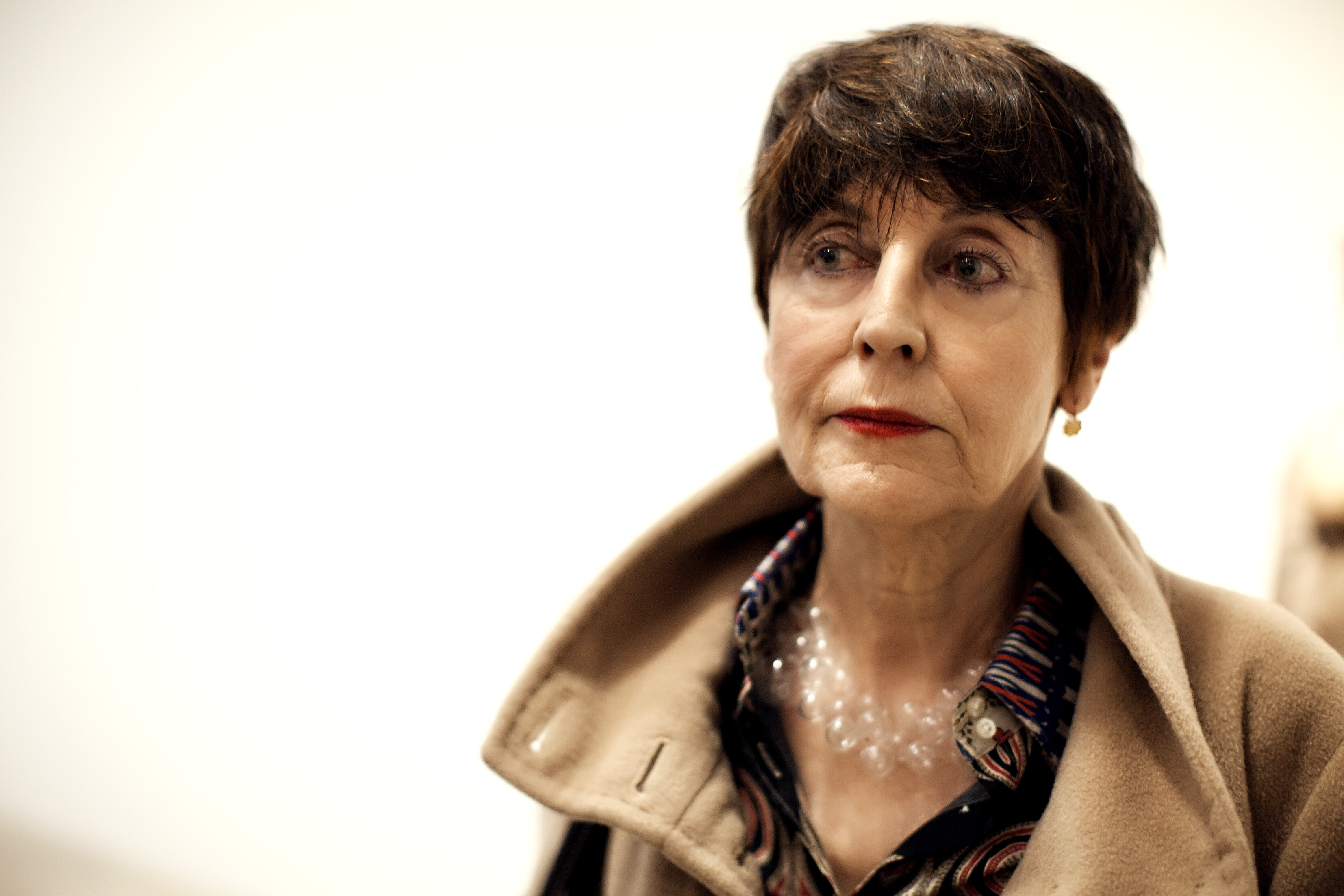 Annette Messager lors du vernissage de l'exposition Ron Mueck, Fondation Cartier pour l'art contemporain, Paris, 2013